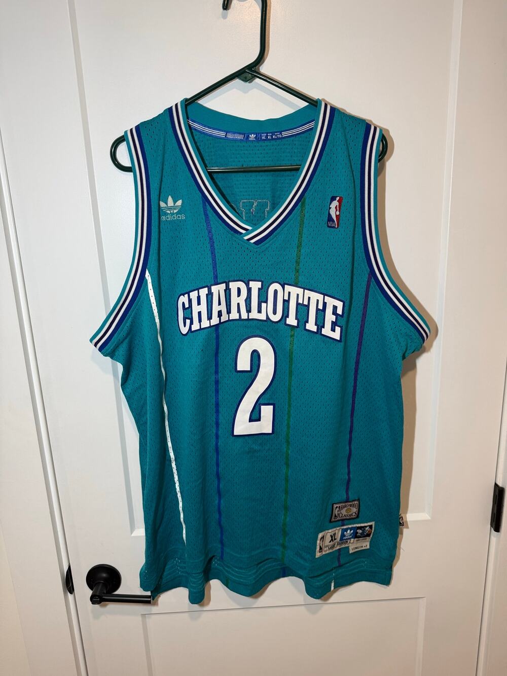Larry Johnson Charlotte Hornets Mitchell & Ness Retro Swingman NBA Jersey. L